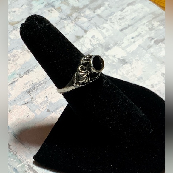 Vintage 925 Onyx Ring w/ Ornate Scrollwork Sz 6 - Picture 3 of 15
